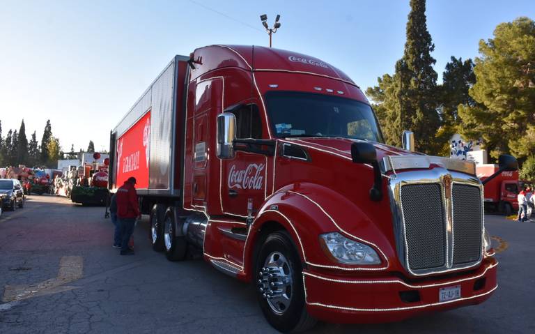 Listos los carros aleg ricos para la caravana Coca Cola 2023 El